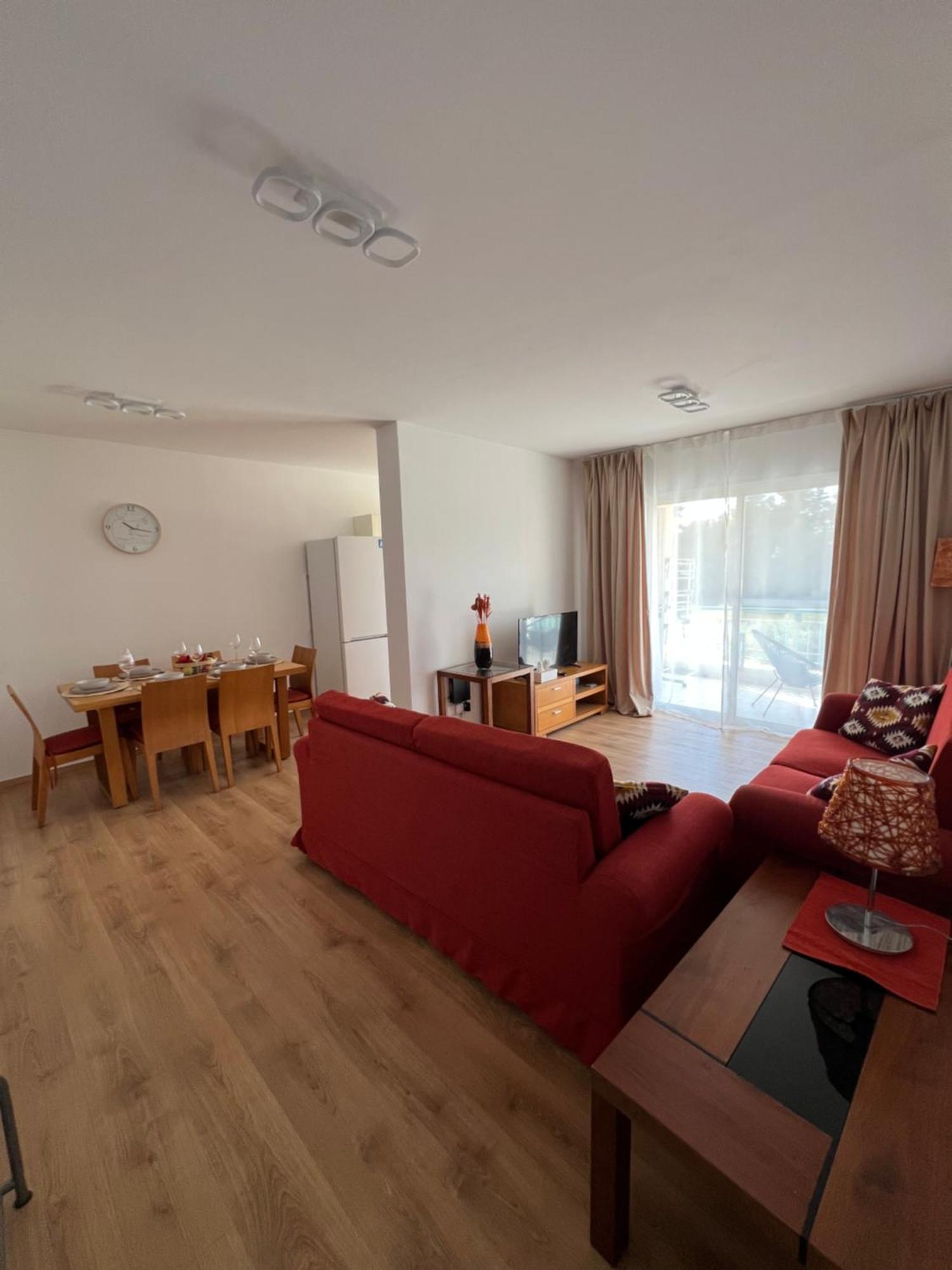 Iris Village Grand Apartment Пафос Екстериор снимка